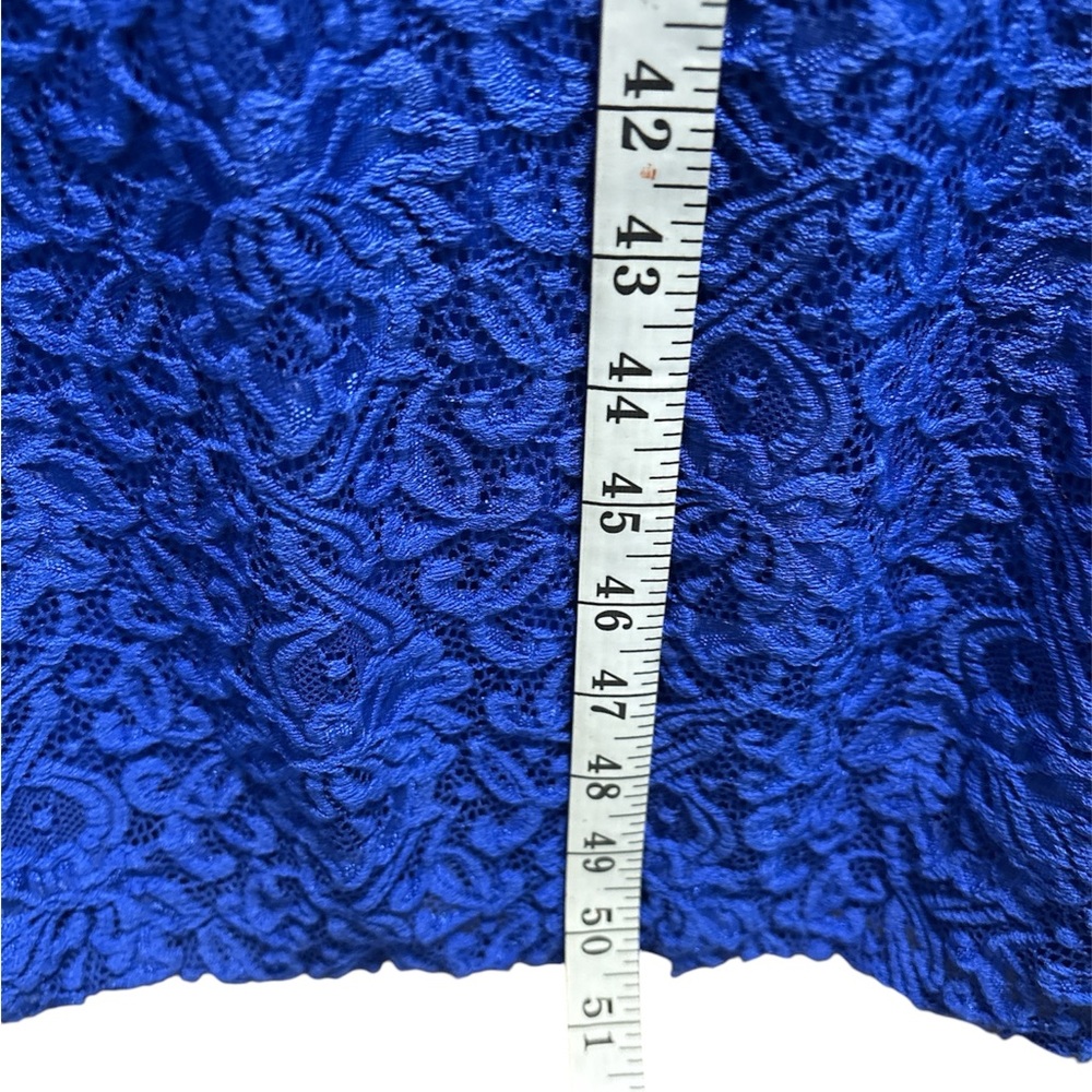 Elegant Blue Lace Dress - Picture 7 of 10